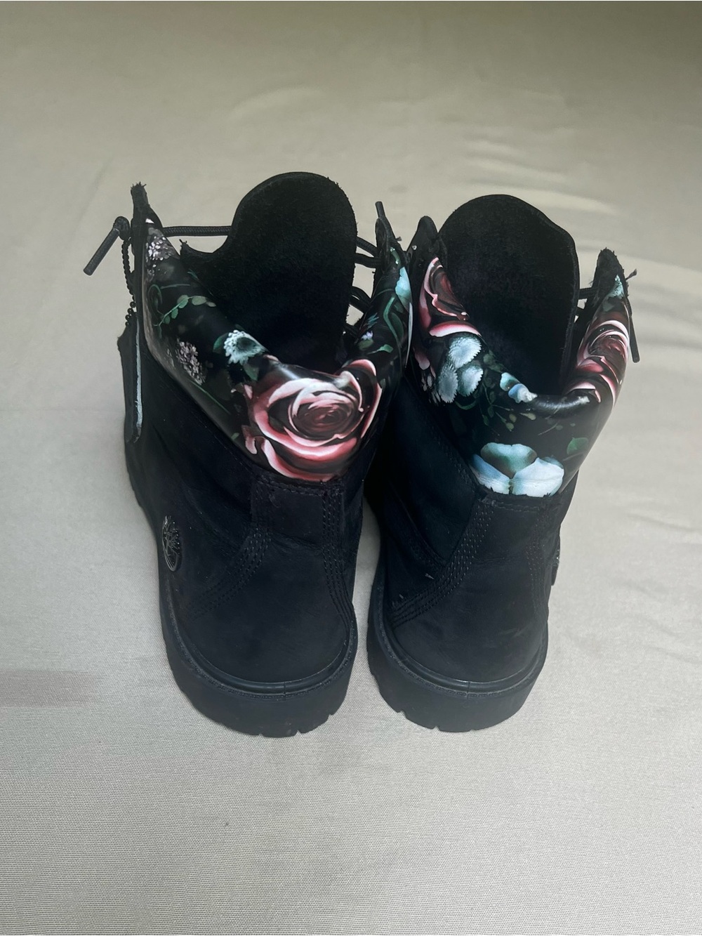Timberland Black Nubuck Floral Rose Collar Boots Women's 7.5 - Picture 3 of 7